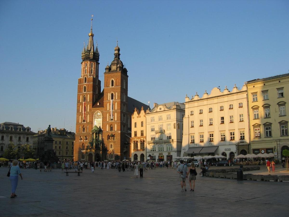 Atena - Pantheon Apartments Krakow Luaran gambar